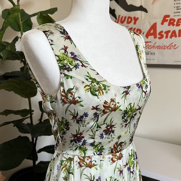 BB Dakota Floral Sundress - Size 4 - Picture 2 of 5